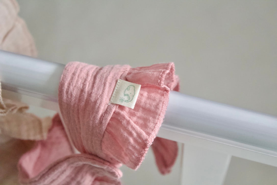 Muslin Ruffle Bib
